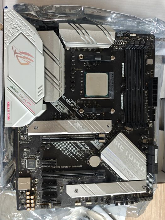 Płyta główna Asus ROG Strix B550-A Gaming + Ryzen 5600