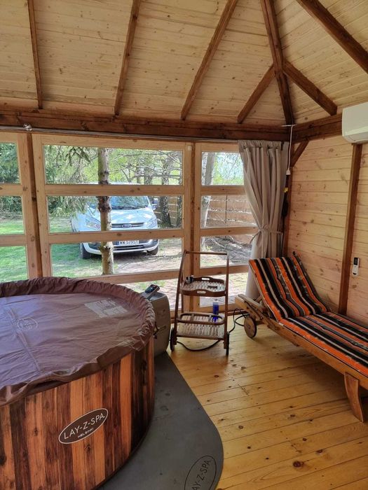 Domek nad jeziorem Łąkie jacuzzi sauna prywatny pomost