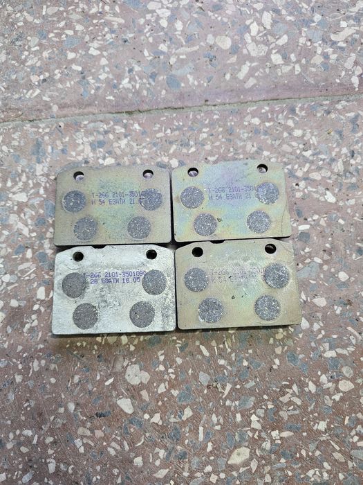 Гальмівні колодки ВАЗ 2101