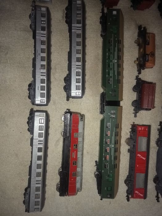 Kolejka elektryczna skala N Lokomotywa wagony tory zwrotnice łuki pros