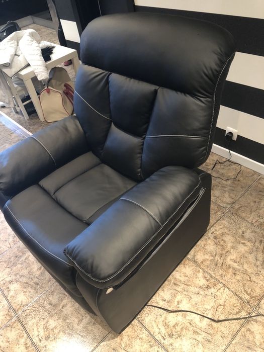 Sofá Novo elétrico em Pele Sintética com várias posições e massagens