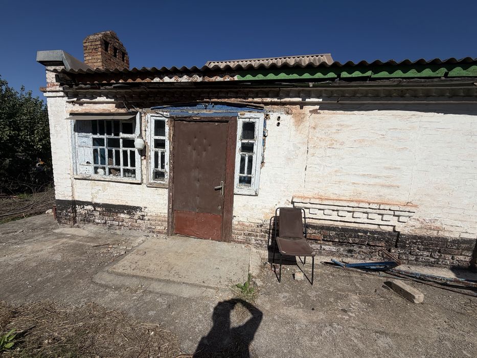 Продам будинок із приватизованими земельними ділянками