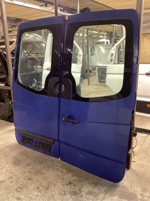 Дверка задня низька Spinter 906 Crafter Двері задні