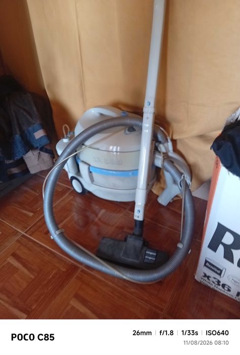 Aspirador co 333 limpeza a seco e a água...