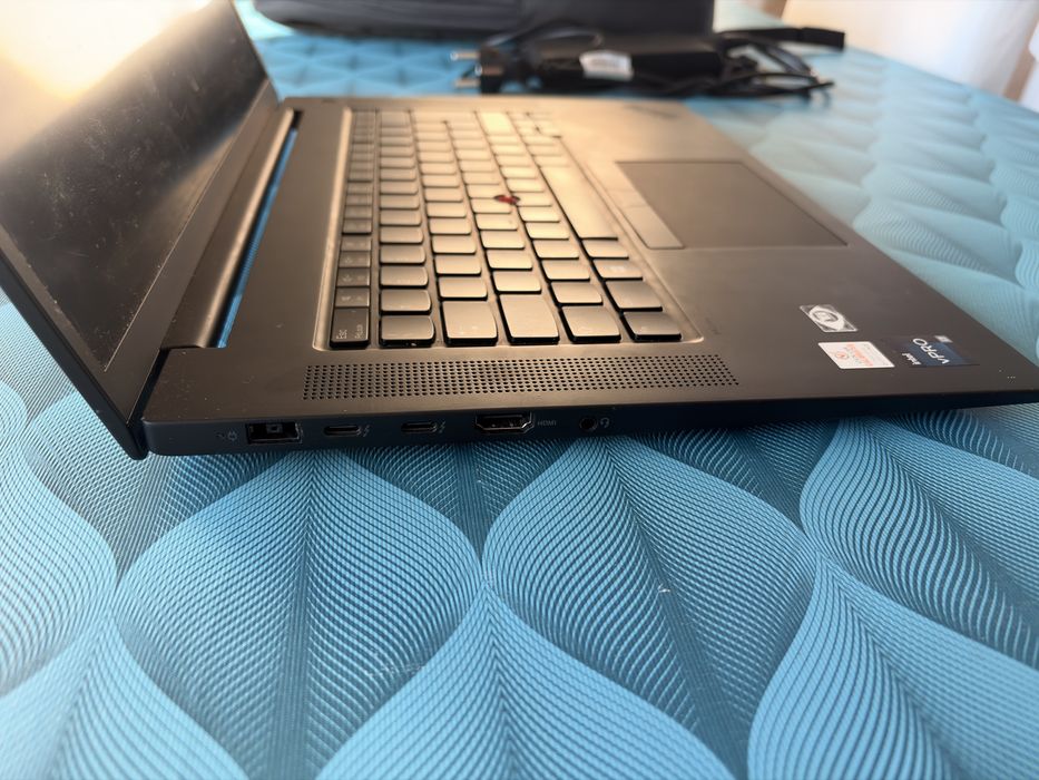 Lenovo X1 Extreme Gen5 - 15.6'