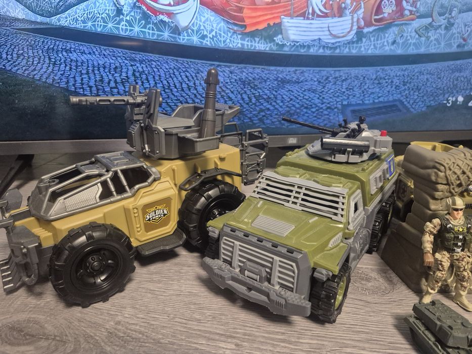 Іграшки,військова техніка