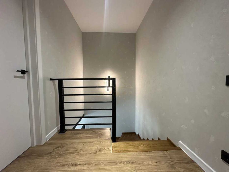 Продаж таунхауса з РЕМОНТОМ в гарній локації біля ЖК Калинова Слобода