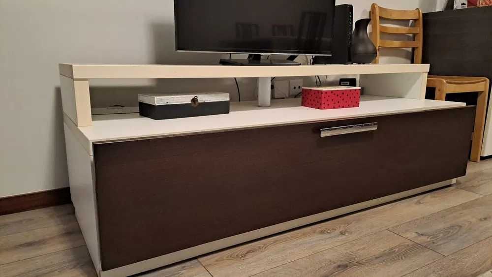 Móvel de TV estilo IKEA