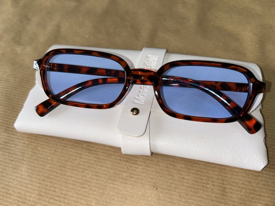 Conjunto Oculos de sol c/estojo