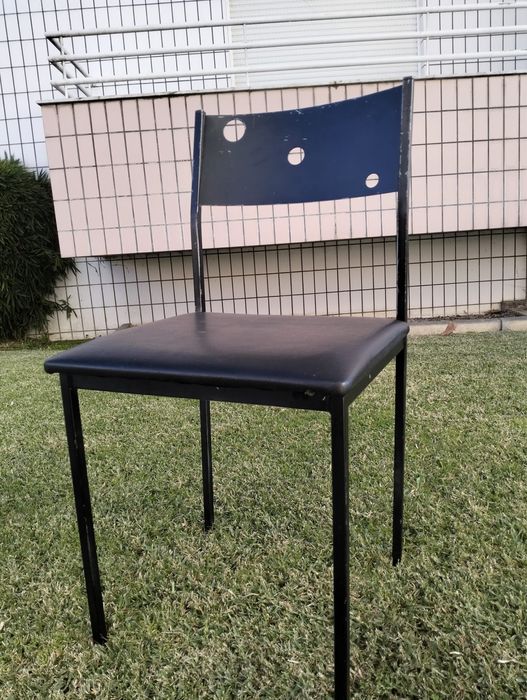 Vendo 4 cadeiras.