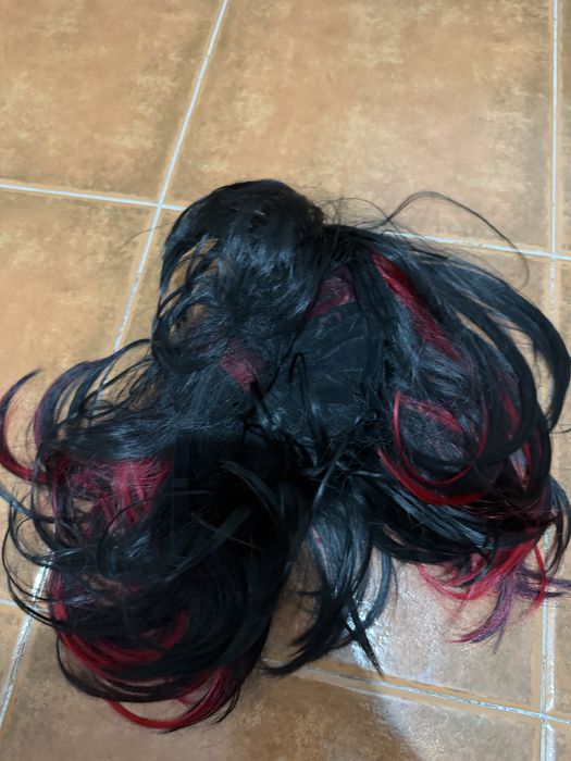 Perucas feminina em excelente estado