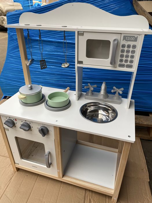Кухня деревянна іграшкова для дітей