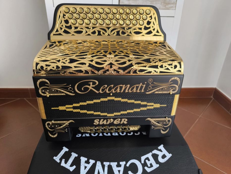 Concertinas Recanati super novas