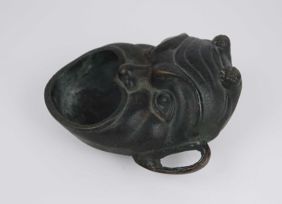Cinzeiro Diabo antigo em Bronze / Latão