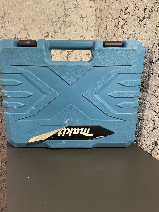 Шуруповерт макіта 24в з 2 аккумуляторами