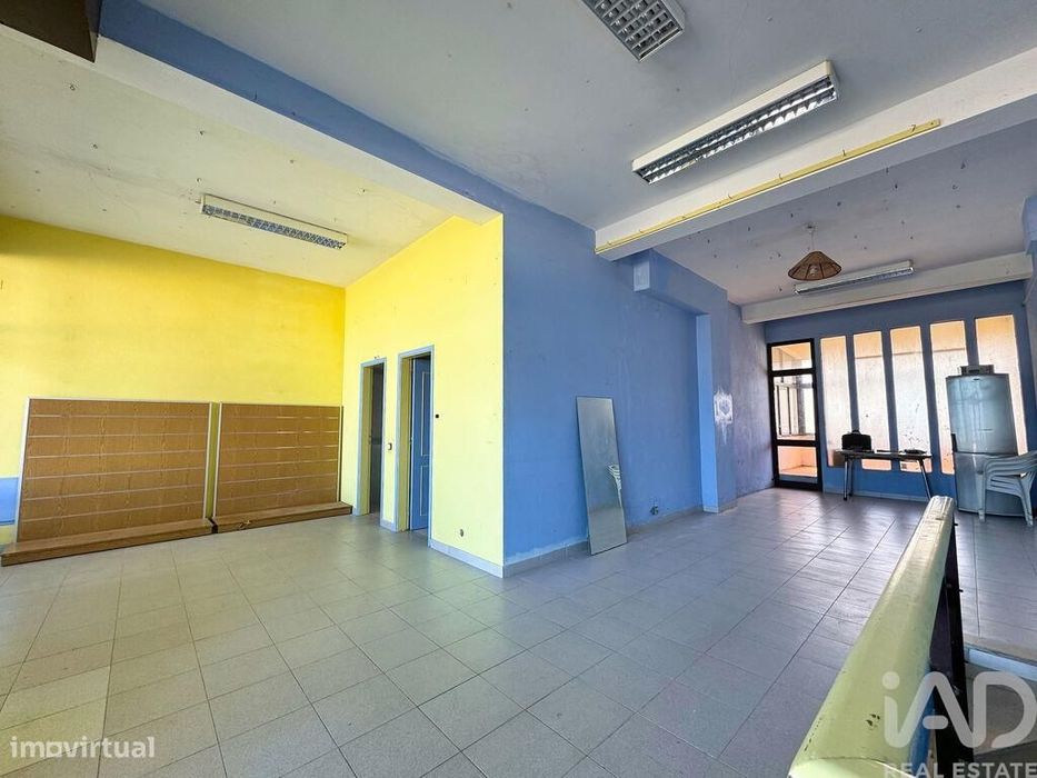 Loja / Estabelecimento Comercial em Vieira de Leiria de 101,00 m2