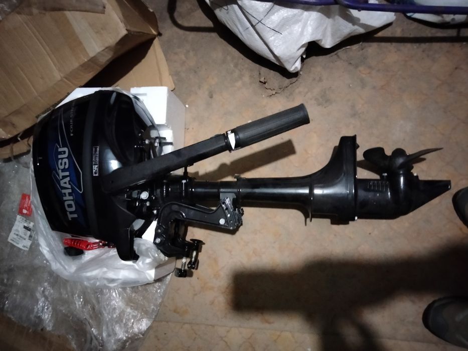 Мотор лодочный Tohatsu Япония.Бесплатная доставка.