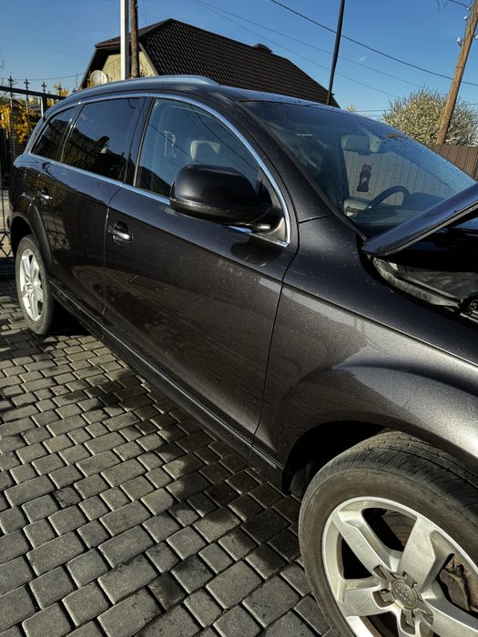 Продам Audi q7 3.0 tfsi