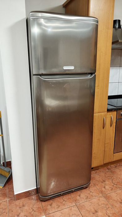Lodówka Ariston 175 cm działająca