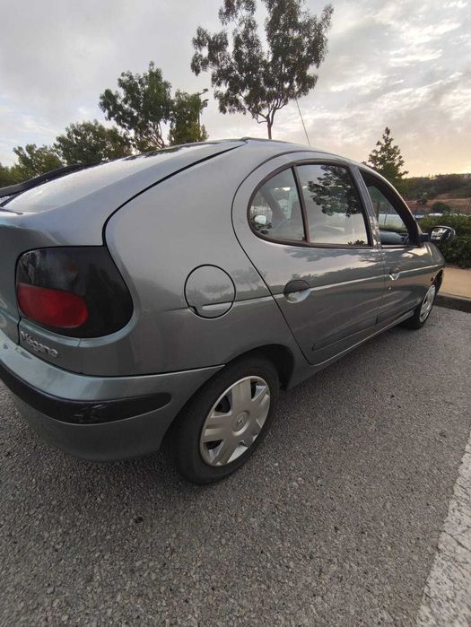 Renault Megane I 1.4 foto 5