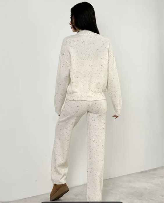 Зимній жіночій костюм, прогулянковий костюм, вʼязаний жіночій костюм,