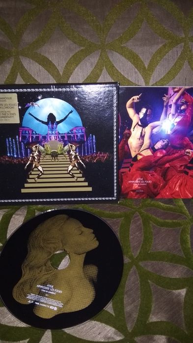 2CD+DVD• Kylie Minogue -Aphrodite: Les Folies (Live London)