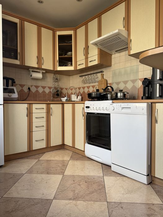 Meble kuchenne + kuchenka + zmywarka