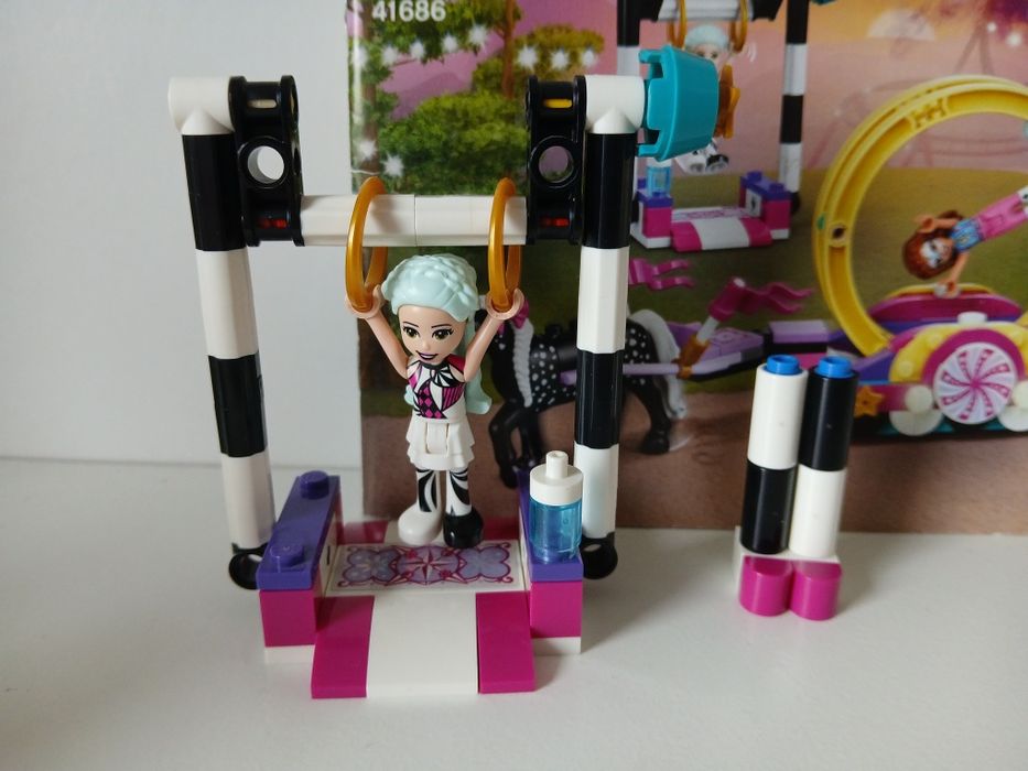 LEGO Friends 41686 - Magiczna akrobatyka
