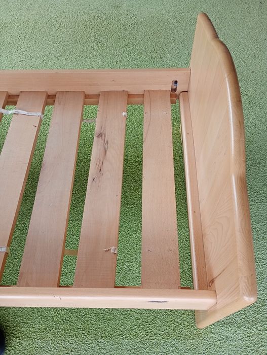 Ліжко з дерева, міцне
