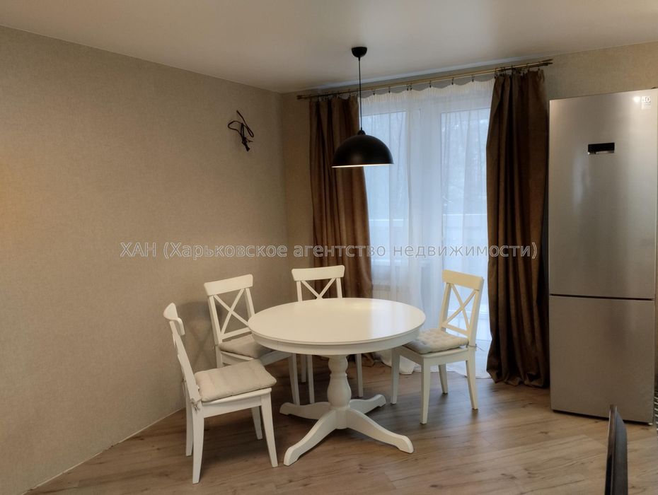 АН Продам 3 кв. П.Поле, м."23 Августа". Евроремонт.42000.Д57.