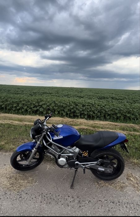 Honda vtr 250 2006 рік