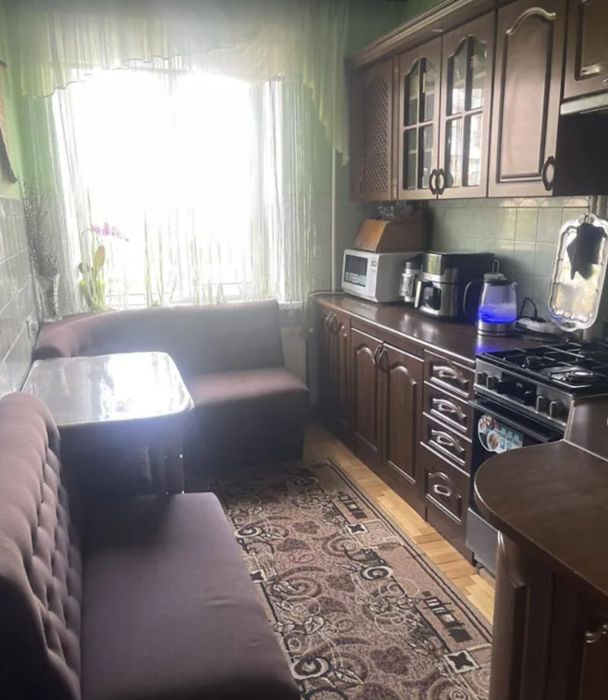 Продаж 3к квартири 64.7 кв. м на вул. Симоненка Василя