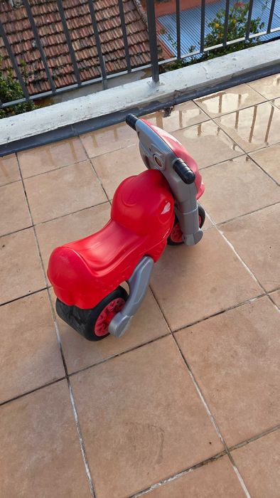 Carro e mota criança