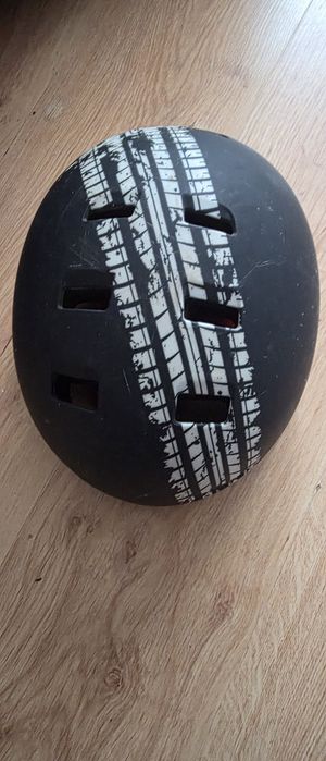 Kask na hulajnoge rower tzw orzeszek