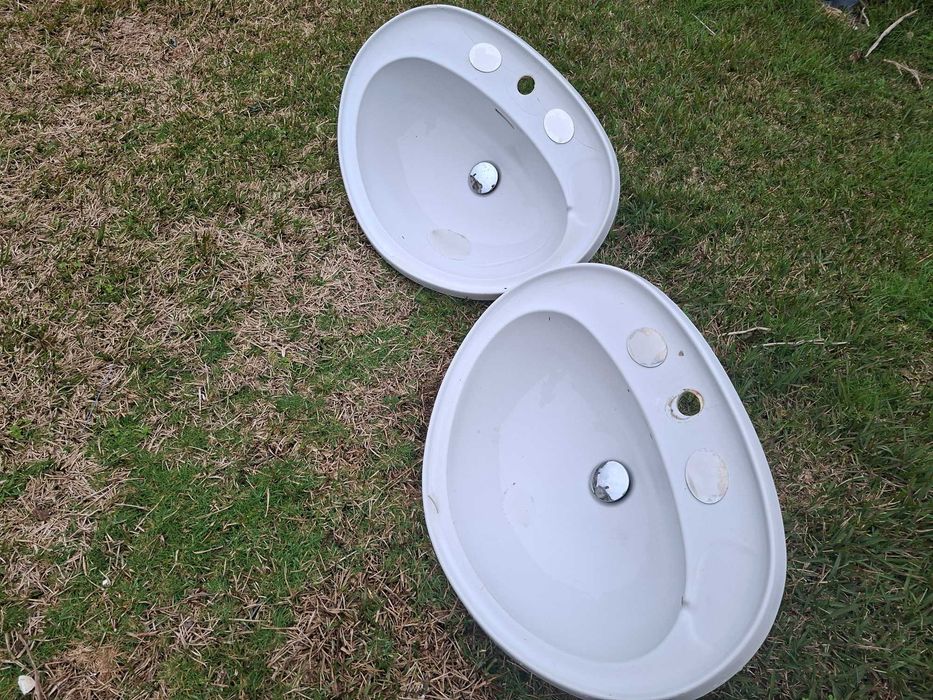 Vendo dois Lava Mãos em Cerâmica