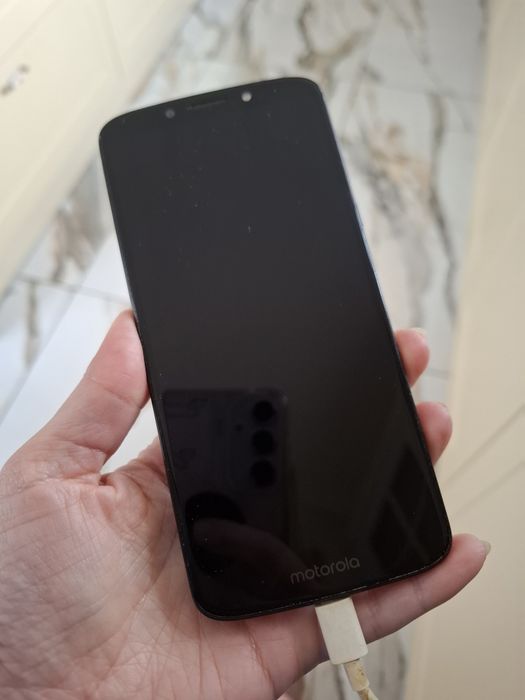 Motorola Moto G6 Play ( XT1922-3) deep indygo 3 GB RAM i 30 GB pamięci