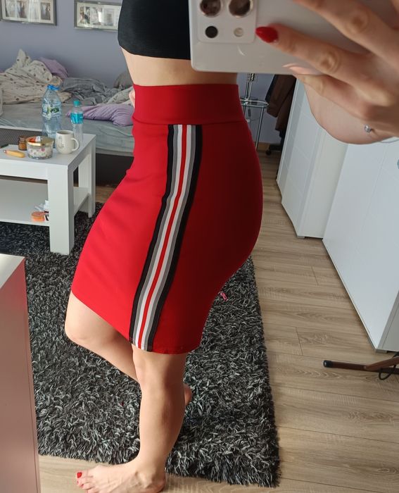 czerwona spódnica z wysokim stanem z paskiem Reserved nowa M wiskoza