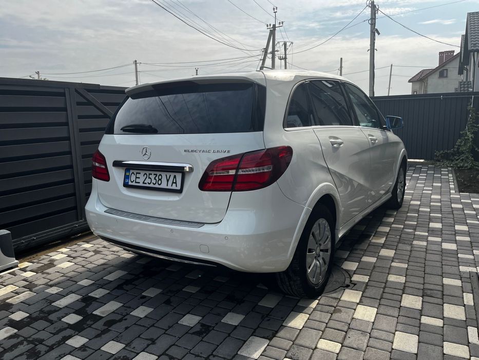 Мерседес електричний-w242-250e