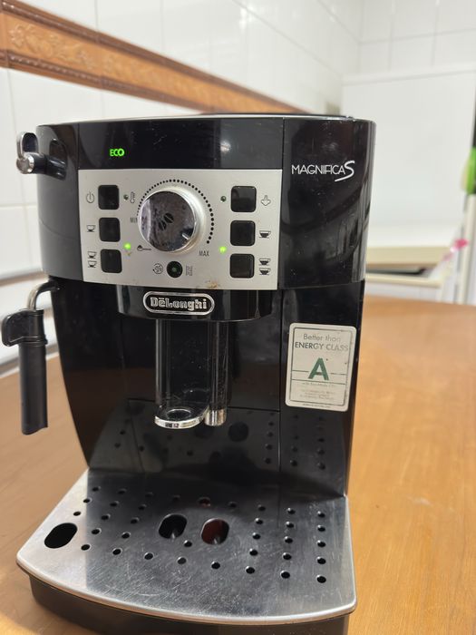 Vendo maquina de café DeLonghi, modelo Magnifica S.