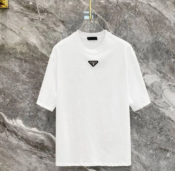 Футболки Прада.