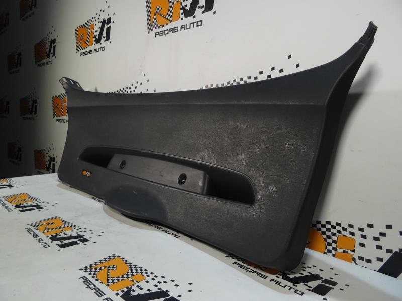 Forra da porta da mala BMW 1 (E87)