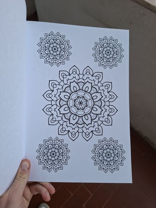 Livro de Mandalas para colorir