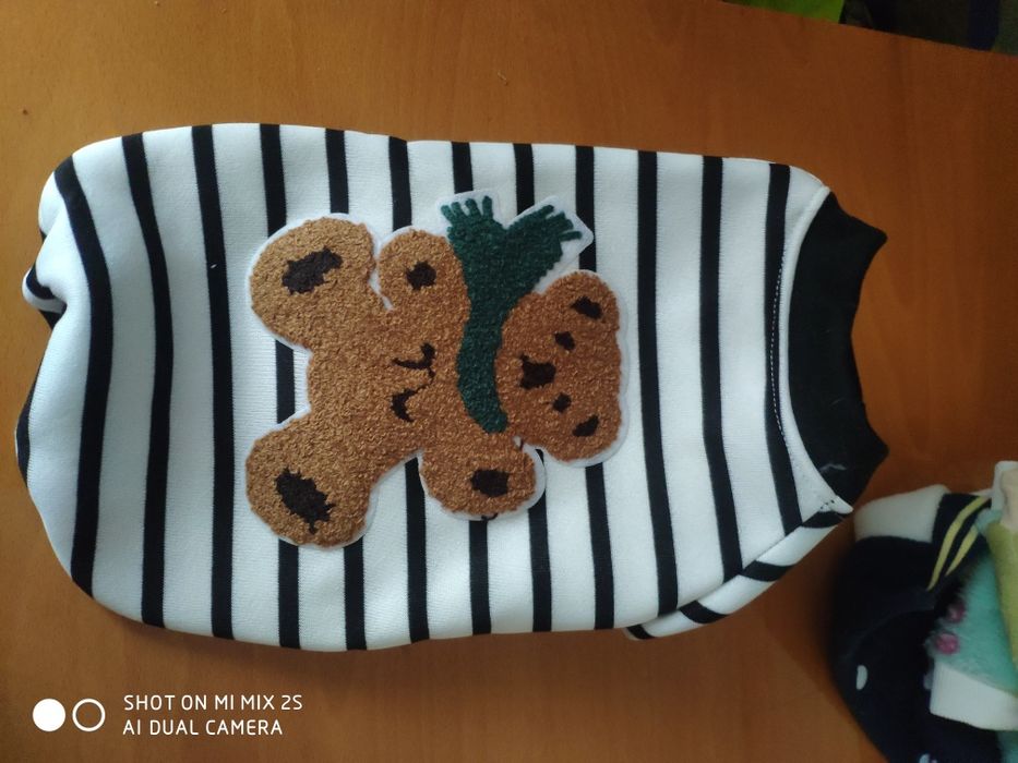 Vestuário para animais de porte pequeno.