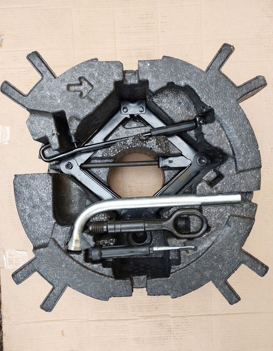 Домкрат ключ крюк Skoda Octavia A7 13-25 рік Шкода Октавія