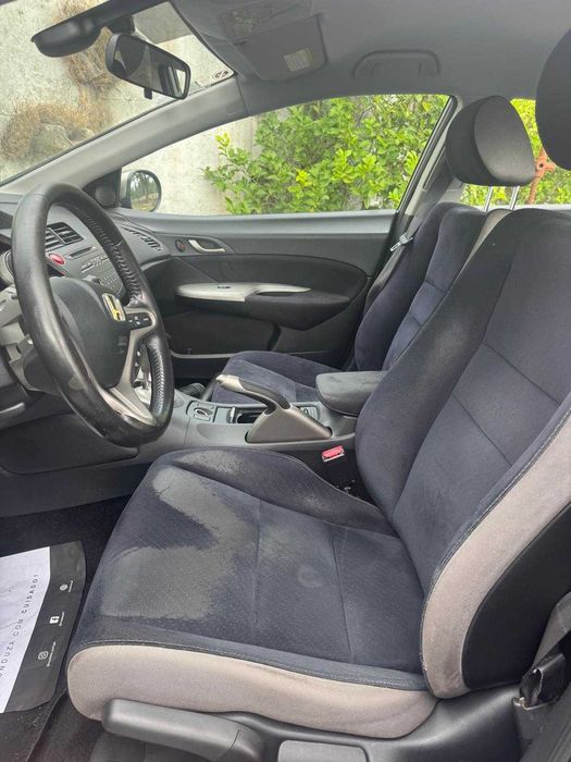 Honda Civic 1.8 i-VTEC, gasolina, 140 cv, caixa manual de 6 velocidades, de 2006