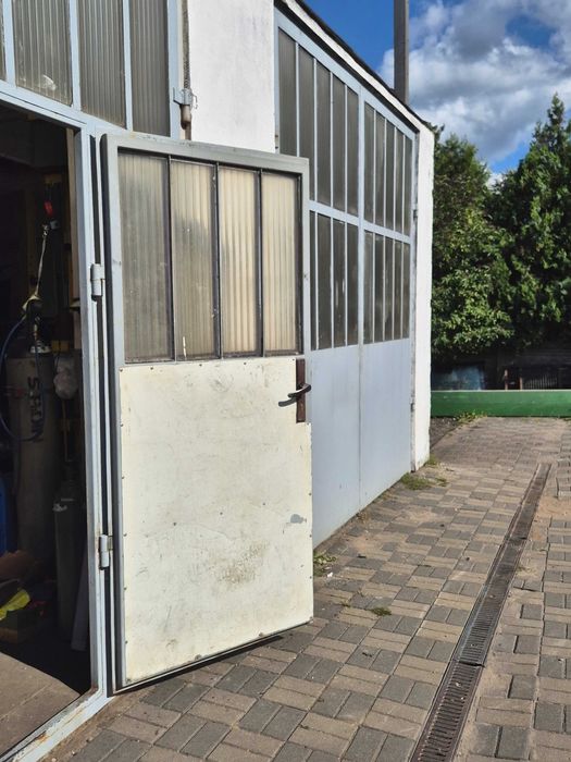 Brama warsztatowa dwuskrzydłowa