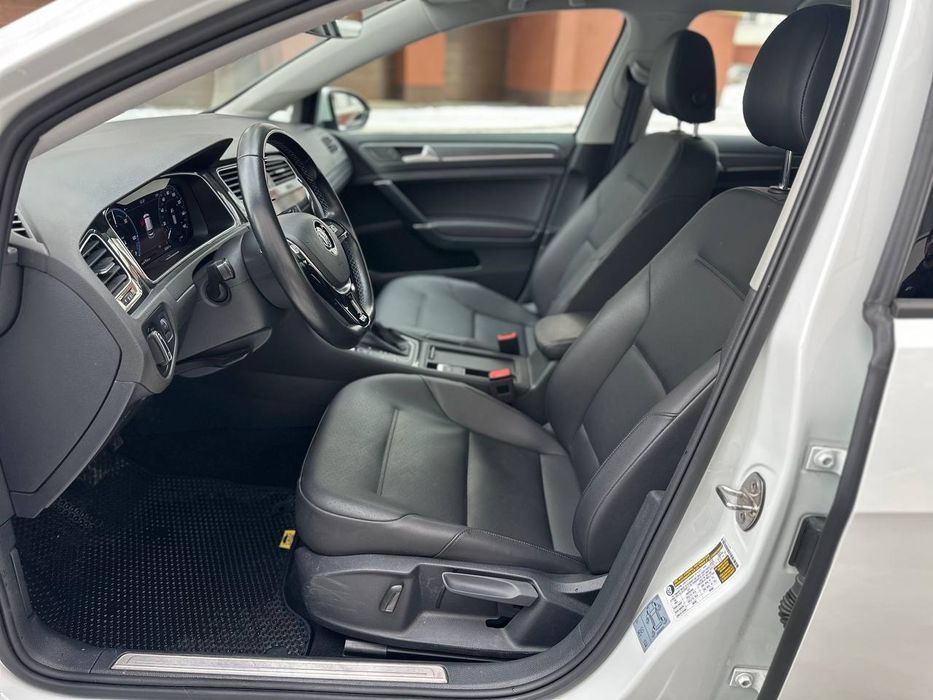 Продам електрокар  e-golf