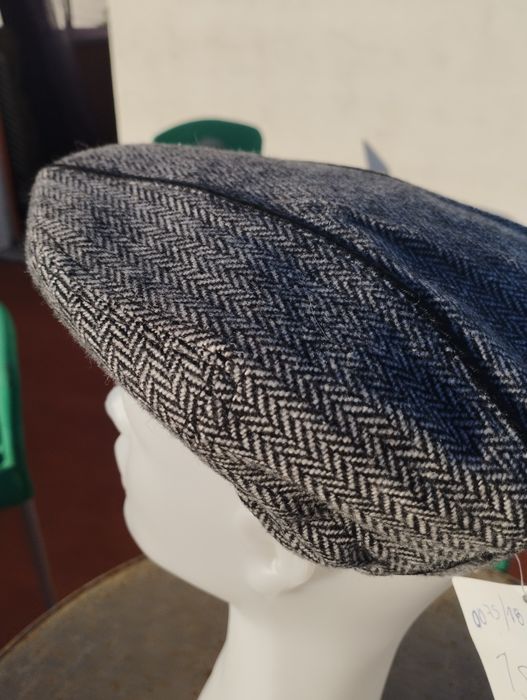 Boné de inverno, boina, chapéu. Novo.