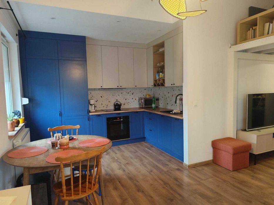 Dwupokojowe, wysoki standard, 50+7 m antresoli, balkon, dla pary, singla, Różanka