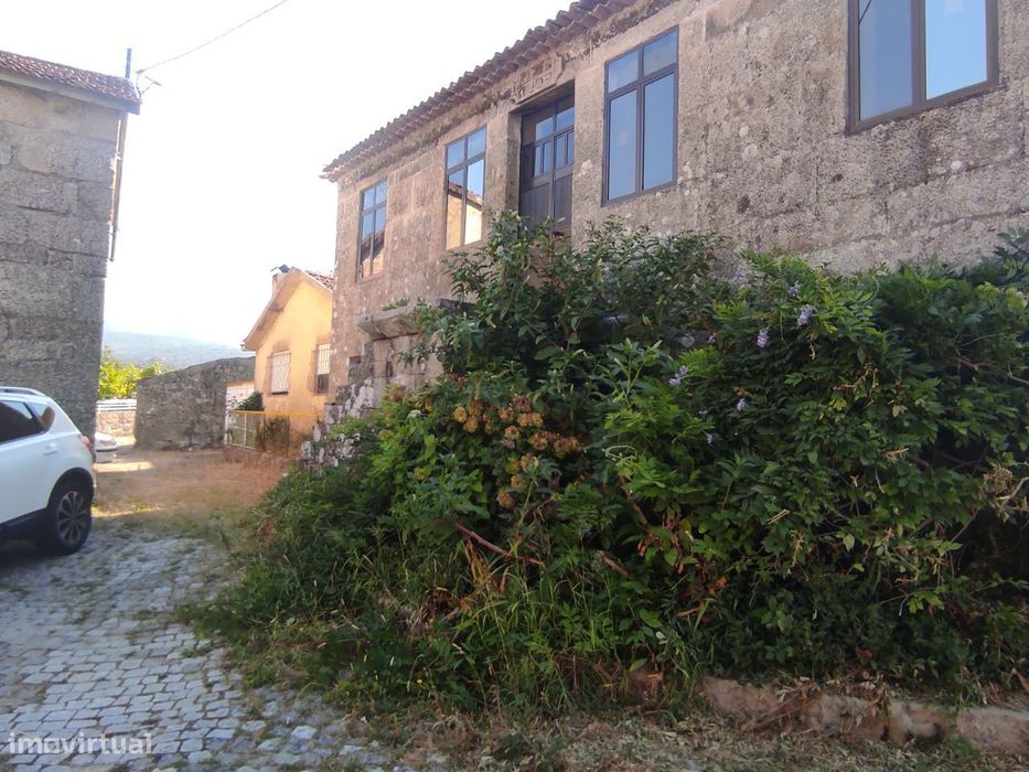 Moradia em granito – São Pedro do Sul